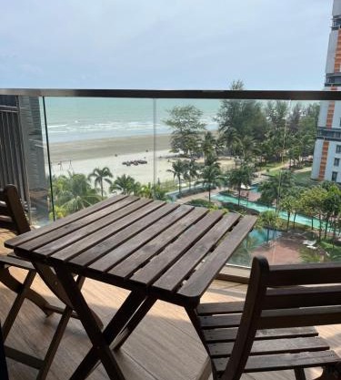 Timurbay’s hospitality awaits you at the Seafront.