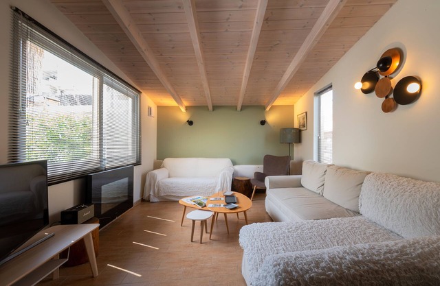 Tinas Home - Kalamata Mediterranean Suites & Villas