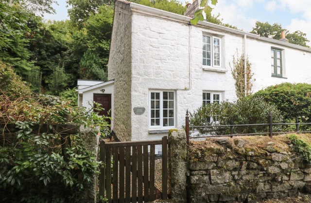 Tinners Cottage, ST CLEER