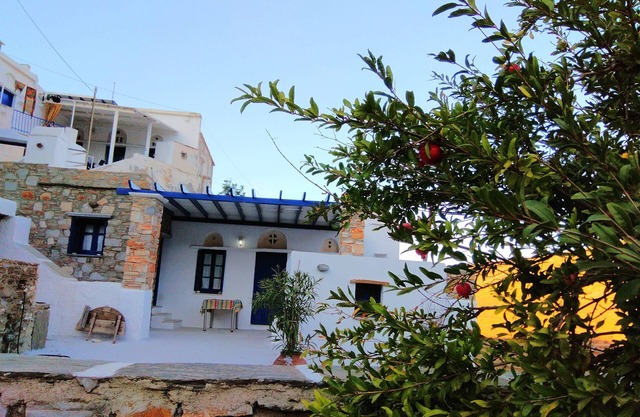 Maison rurale traditionnelle Tinos dans un village authentique