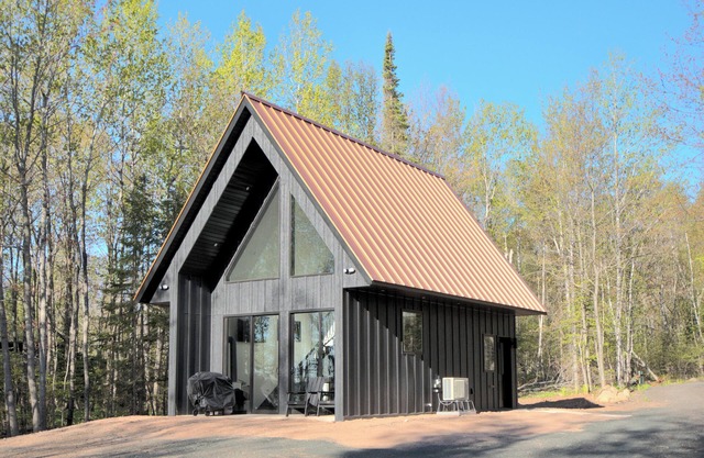 Apricity | Cozy Cabin Retreat on the Big Lake