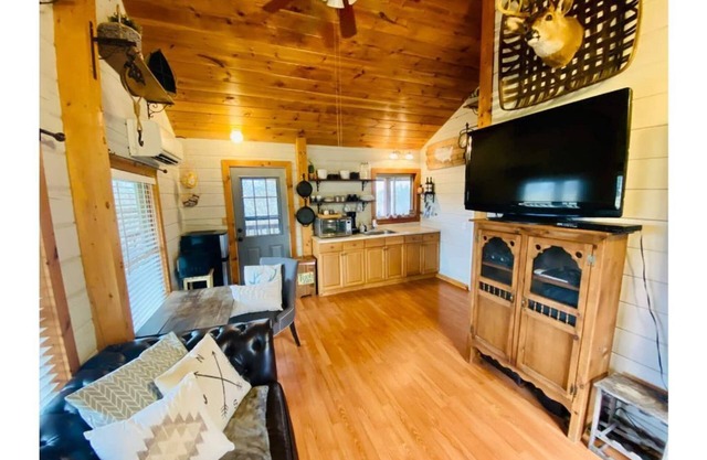 Tiny Cabin where you can enjoy wildlife, sounds of nature and Relaxation!!