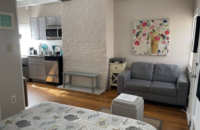 Tiny Cottage 537: Studio rénové dans le propriétaire du quartier historique