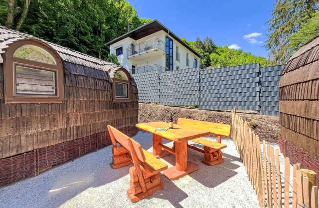Tiny Haus Vierseenblick Nummer 2 by Interhome