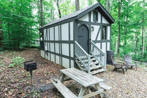 Tiny Home Cottage Near the Smokies #1 Olga