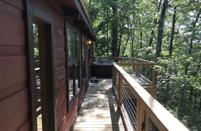 Tiny Home near Pigeon Forge/ Gatlinburg - Lil Hideaway