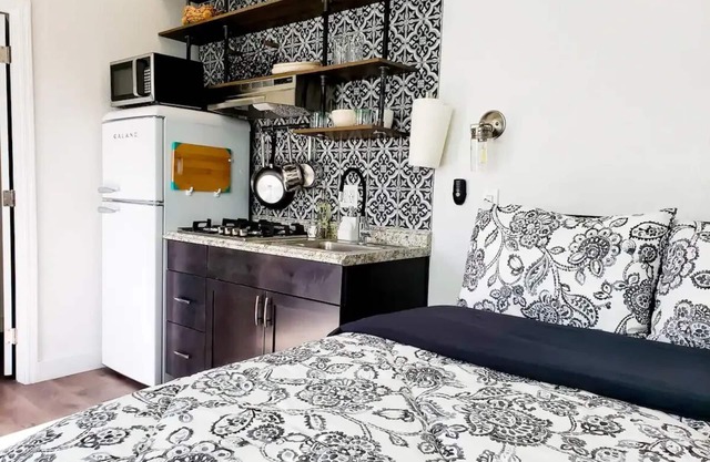 Tiny Home with Wi-Fi 3 mi. from Downtown Phoenix