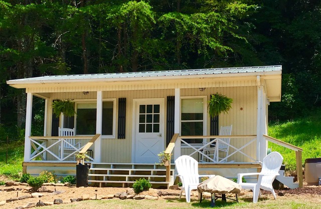 Petite maison dans les montagnes - cascade, jacuzzi et vue imprenable sur la ferme