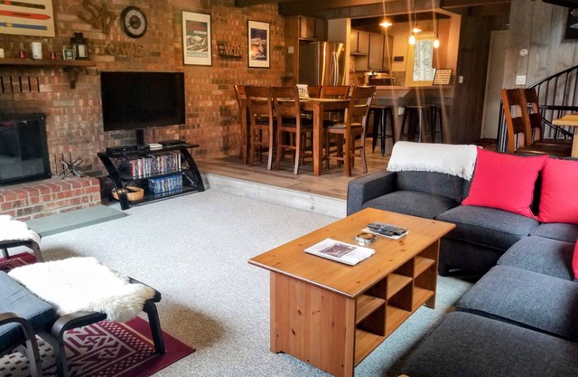 4 BD 2. 5 BA Stowe Townhome - Emplacement idéal