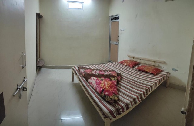 Tiwari Dharamshala Guest House