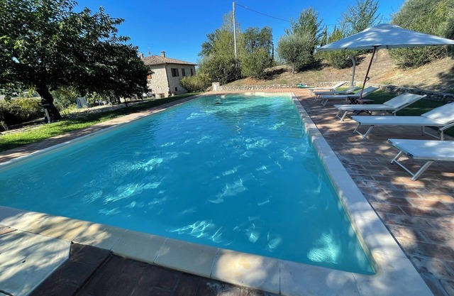TODI BY THE POOL/SLEEPS 10/EXCLUSIVE POOL/WALK TO TODI 4 KMS/RESTAURANT 0.5 KMS
