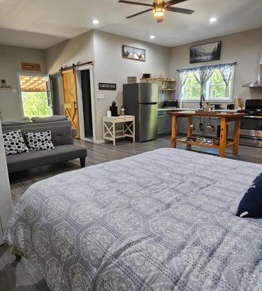 Toe River Retreat