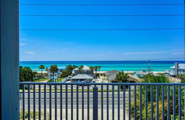 Outstanding - Beachgoers Must See - FAMILY FRIENDLY LUXURY TOWNHOME.