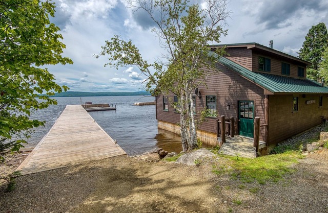 Together House - Boat House - cottage on Mooselookmeguntic Lake