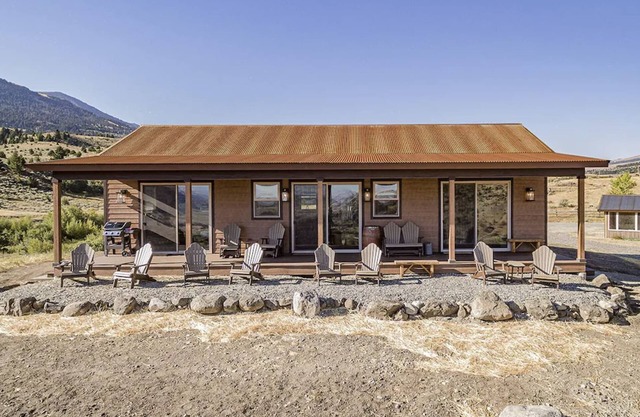 Tom Miner Creek Cabin in beautiful Paradise Valley