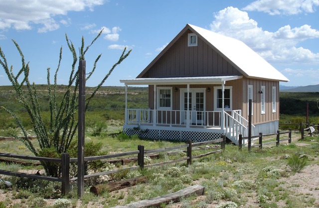 Tombstone Silver Nickel Cabin - "Tiny House avec une vue imprenable"