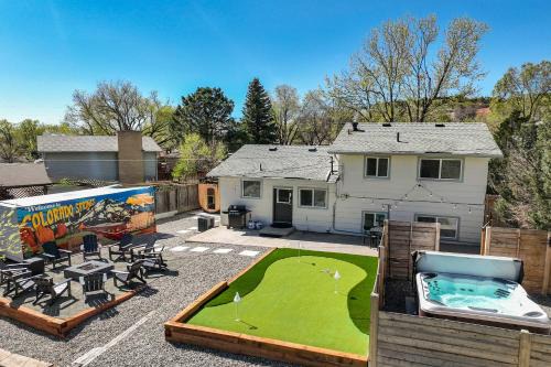 Tonka Estate Backyard Oasis w Hot Tub & Sauna