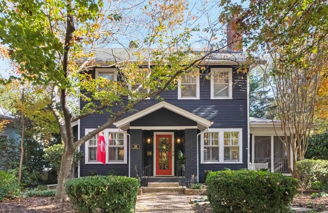 Top 1% rated! High-end neighborhood, king bed, fire pit