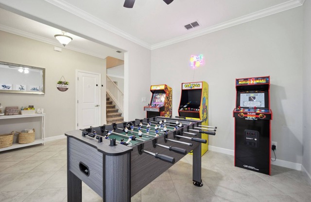 Tampa Private Home, Game Room, Theater Room & Close to attractions and beaches!