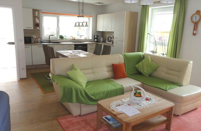 Top 2 Zi-Wohnung, 350 m zum See