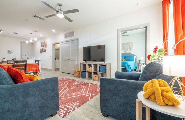 Top Floor Riverwalk 2bdrm Apartment Gem! King bed, Pool, Gym & Free Parking
