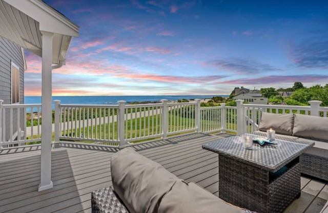 The Sunrise Deck Ocean Views Private Deck