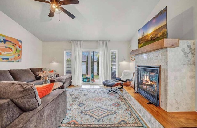 "Top-notch!" Family-friendly, game garage, king bed, fire pit, & all the extras