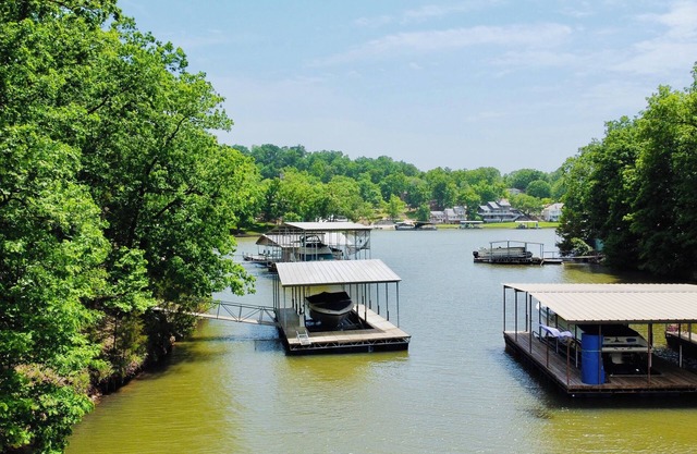 Top Notch Spacious Quiet Lake Home.