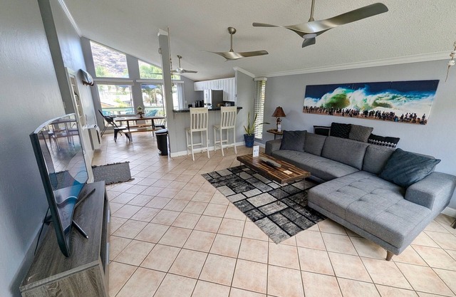 Paradise Getaway Only 2-Min Drive From The Beach!