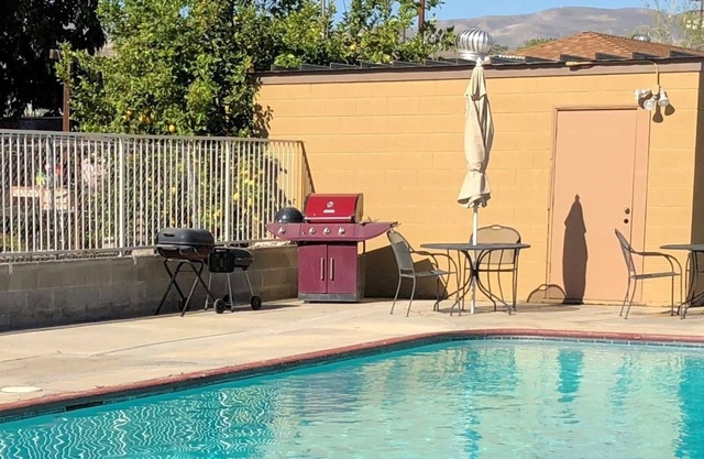 Topper Motel