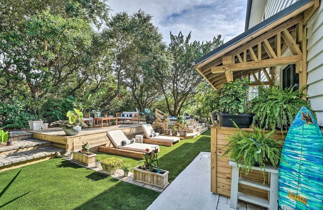 Topsail Beach Villa: Outdoor Oasis w/ Hot Tub
