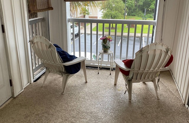Topsail landing in Surf City, NC 1 mile from beach, NO PETS.