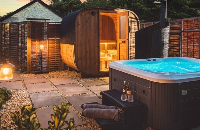Topsy Turvy-Prestige-Cottage-Douche-Vue sur la campagne