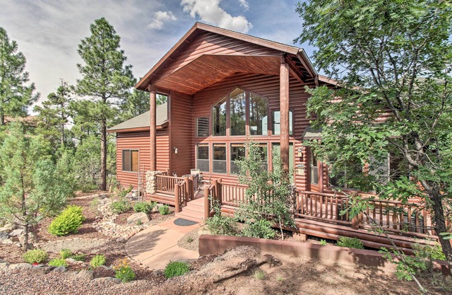 Torreon 'Crow's Nest' Mountain Home w/ Views!