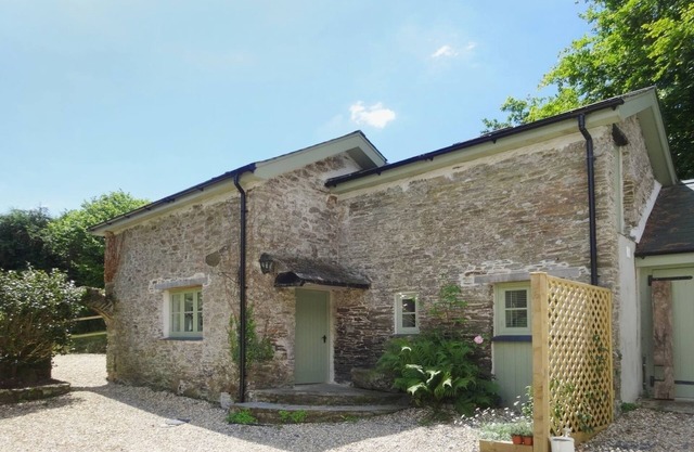 Torrings Barn, AVETON GIFFORD