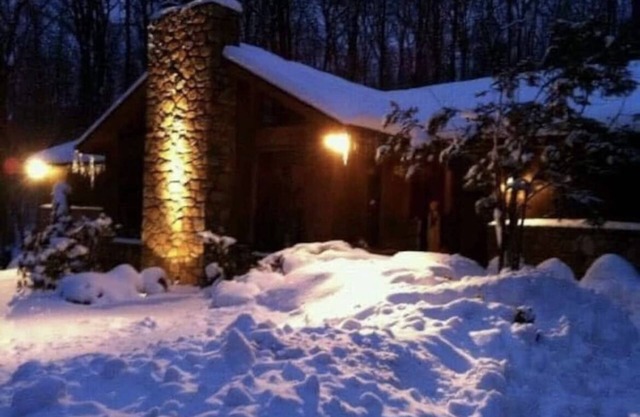 Totally Secluded Mountain Home in the woods