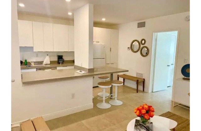 Totally Updated unit 5 min from the beach😍 You’ll love it !!