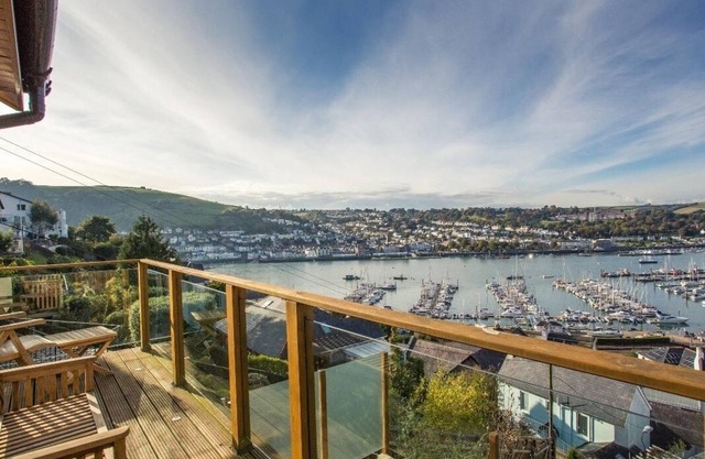 Totherside, DARTMOUTH