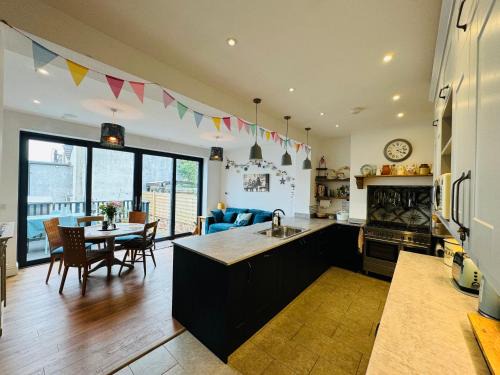 Totterdown's Modern & Vintage inspired Home