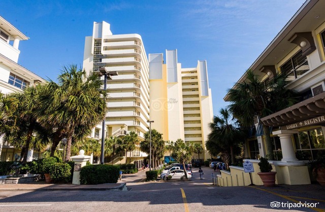 Tower Oceanview Junior Suite - Sea Crest Resort