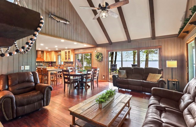 Towering Pines - Hiller Vacation Homes - Lost Lake Executive Home - WIFI gratuit