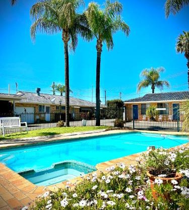 Town and Country Motor Inn