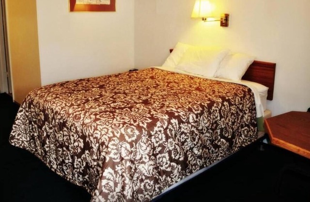 Town House Motel with Pool near Mt. Rushmore
