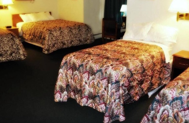 Town House Motel with Pool near Mt. Rushmore