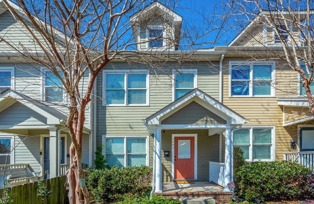 Townhome 1 mile from Erlanger Hospital & UTC Campus!