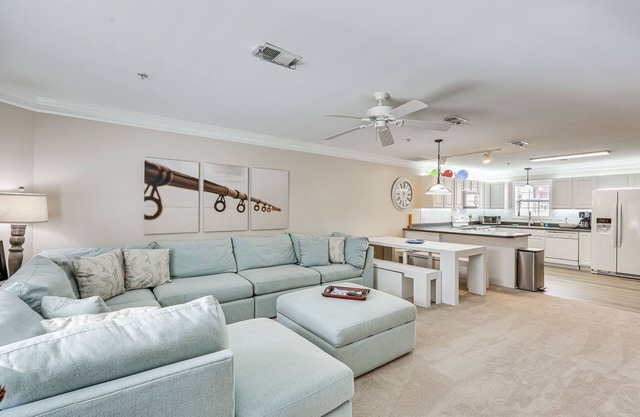 Townhome w/ Outdoor Pool & White Lake Access!