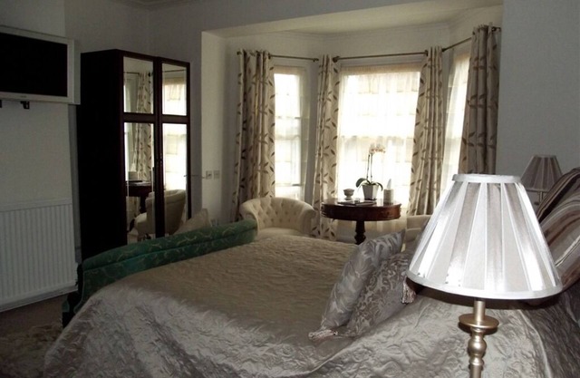 Townhouse Hotel