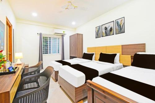 Townhouse Kondapur Near Botanical Garden