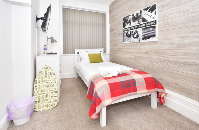 Supérieure-Chambre Simple-Salle de bain et douche-With TV