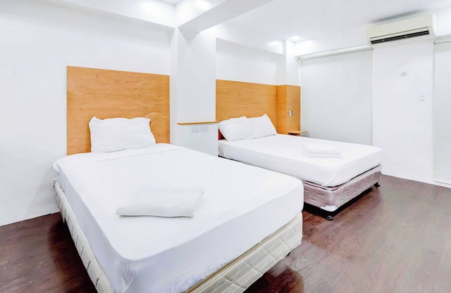 Townhouse Oak BRBlock Boutique & Residences, Kalayaan Avenue, Near Ayala Mall, Poblacion, Makati, Manila